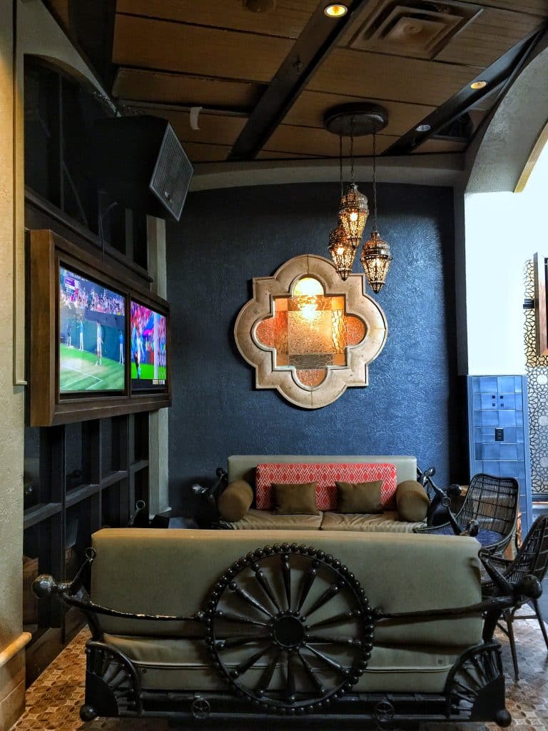 Your Comprehensive Guide to Vegan Disney Food Options at Rix Sports Bar & Grill in Disneyâ€™s Coronado Springs Resort