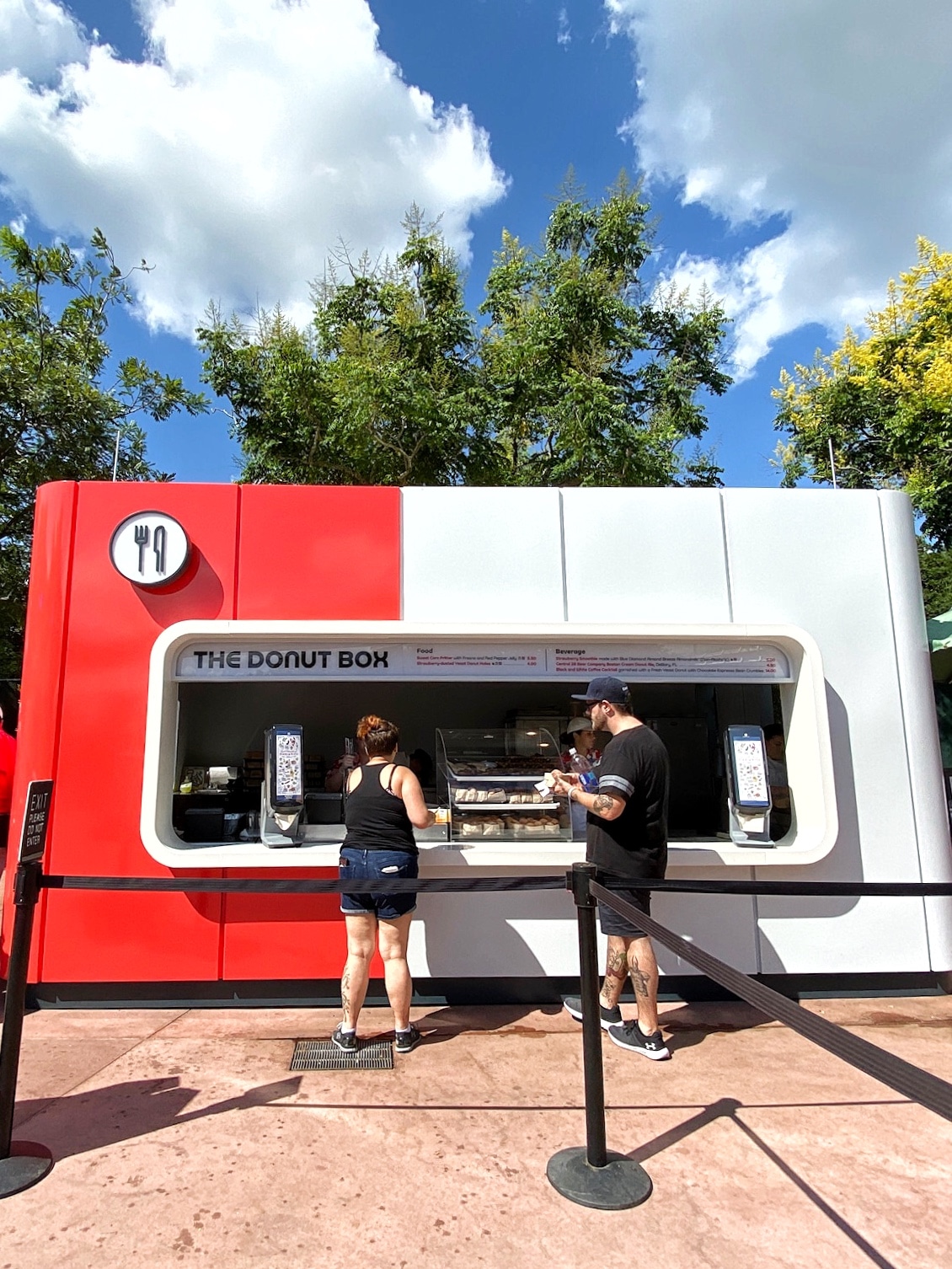 Vegan Strawberry Smoothie at the Epcot International Food and Wine Festival Donut Box at Walt Disney World