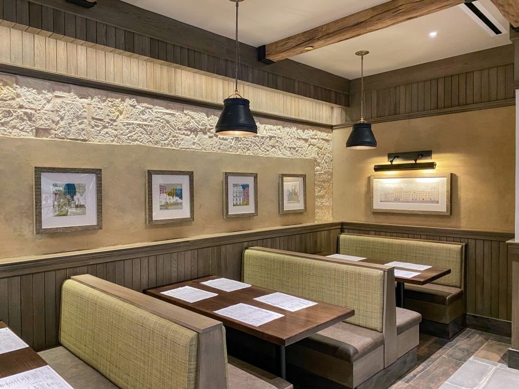 La Creperie de Paris interior