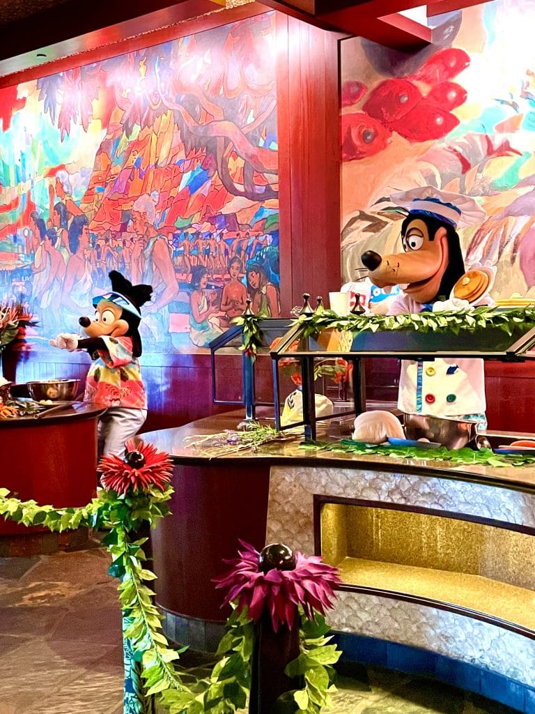 Goofy and Max Makahiki Aulani