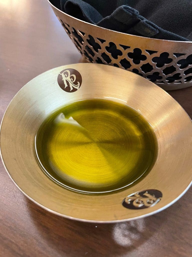 Topolino’s Terrace Vegan Bread Service