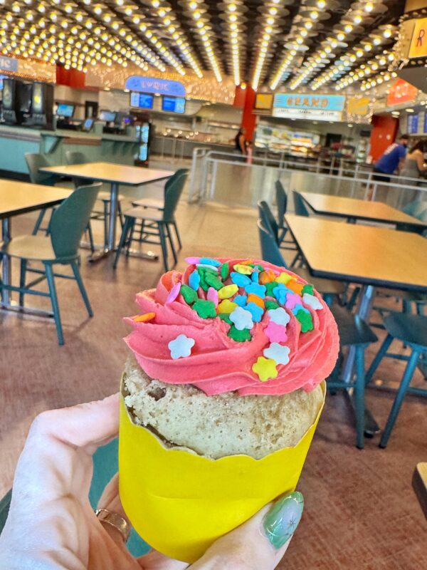 Strawberry Lemonade vegan cupcake