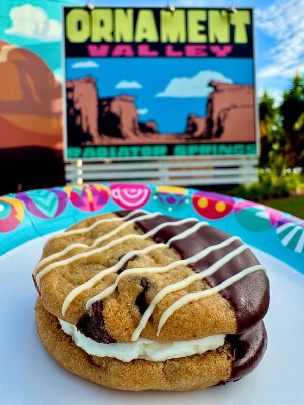 vegan chocolate chip cookie sandwich